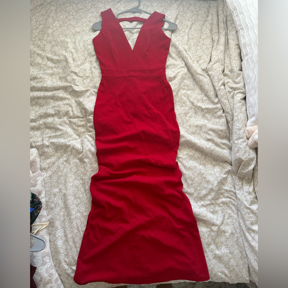 Red Windsor Floor Length V Neck Dress